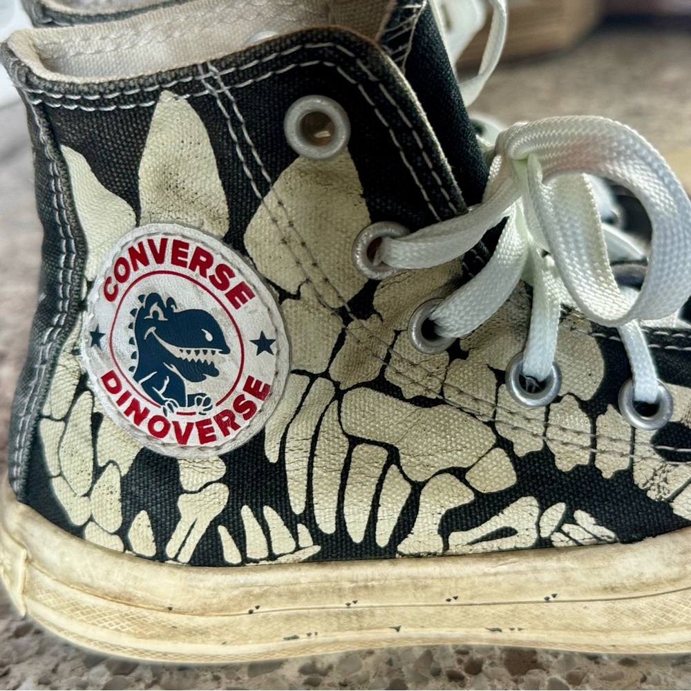 Converse Kids l High-Top T-Rex Sneakers l Size:11C - Picture 6 of 11